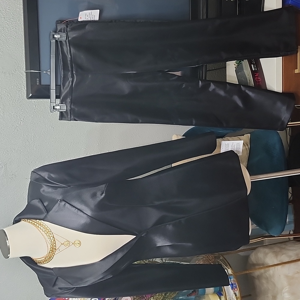 Asos Black Satin Pantsuit NWT Sz. 6 Exaggerated Shoulder Blazer W/1 Button